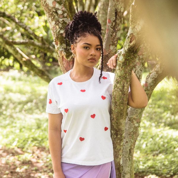 Camiseta Corazones Atomizados